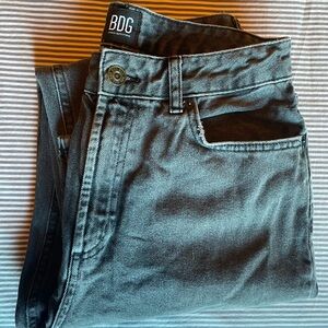 Urban Outfitters BDG Mom High-Rise Black Jeans Size 28R